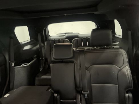 Used 2019 Ford Explorer Limited w/ Ford Safe & Smart Package image 11