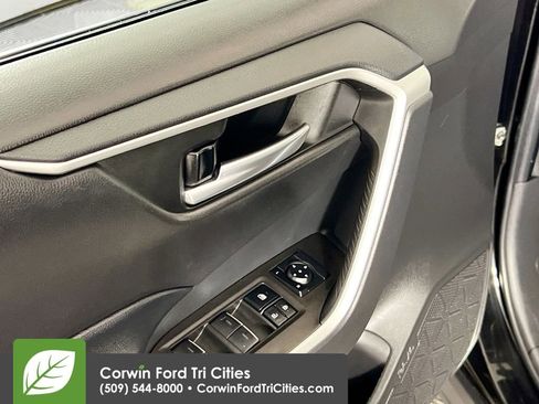 Used 2023 Toyota RAV4 XLE image 12