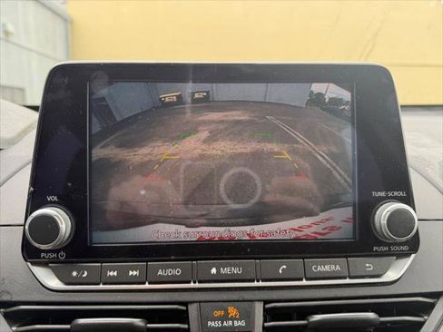 Used 2024 Nissan Altima 2.5 SV FWD image 22