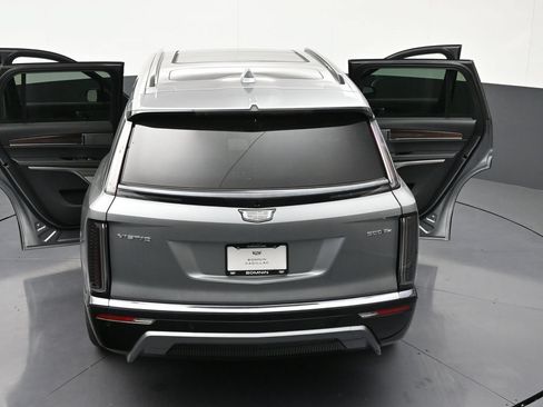 Used 2026 Cadillac Vistiq Luxury w/ LPO, Floor Liner Package AWD/4WD image 36