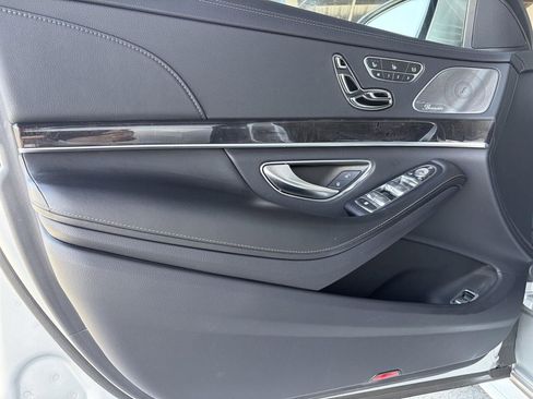 Used 2020 Mercedes-Benz S 560 Sedan image 12