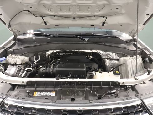 Used 2020 Ford Explorer XLT w/ Equipment Group 202A AWD/4WD image 23