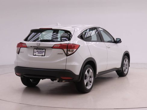 Certified 2022 Honda HR-V LX image 2