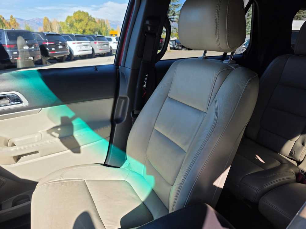 Used 2014 Ford Explorer XLT w/ Equipment Group 202A AWD/4WD image 22
