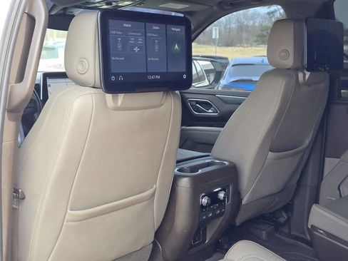 Used 2021 GMC Yukon SLT w/ SLT Premium Package image 31