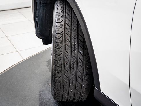 Certified 2025 Mercedes-Benz GLC 300 4MATIC image 38