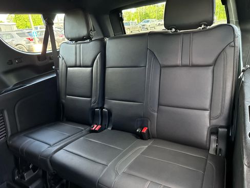 Certified 2022 Chevrolet Suburban RST w/ Luxury Package AWD/4WD image 18