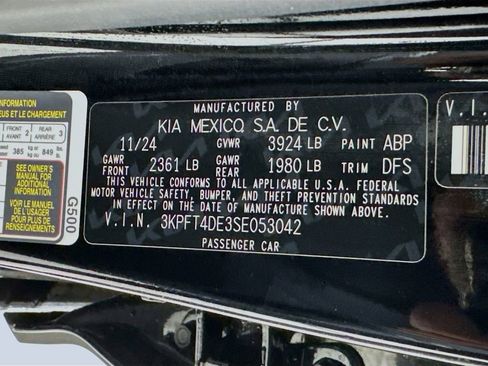 Used 2025 Kia K4 LXS image 37