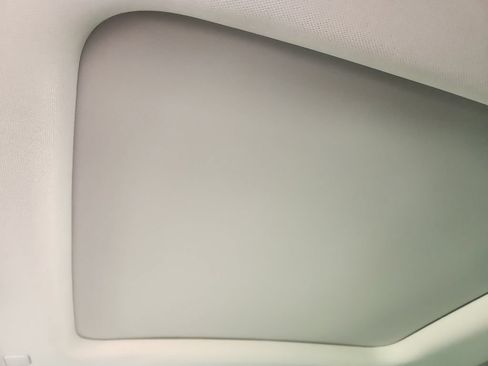 New 2027 Chevrolet Bolt RS w/ Technology Package FWD image 17