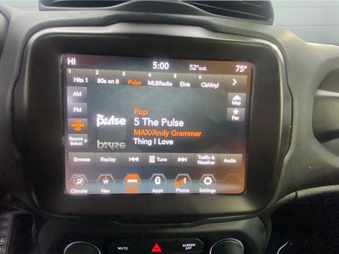 Used 2023 Jeep Renegade Latitude image 12