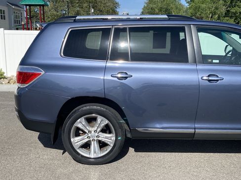Used 2012 Toyota Highlander Limited w/ Tow Pkg AWD/4WD image 6