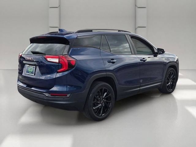 Used 2023 GMC Terrain SLE w/ Driver Convenience Package FWD image 5