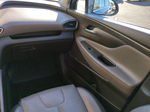 Used 2020 Hyundai Santa Fe Limited image 17