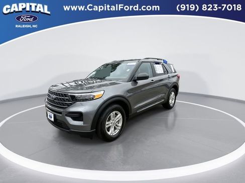 Certified 2023 Ford Explorer XLT image 4