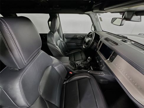 Used 2025 Ford Bronco Outer Banks image 28