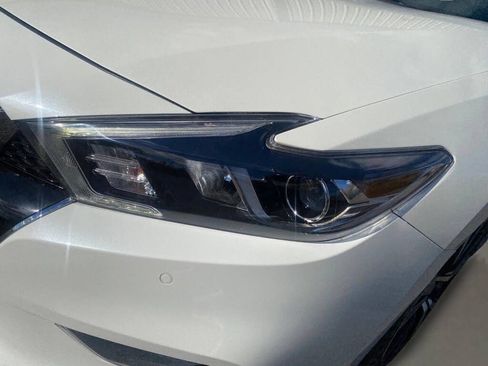Used 2017 Nissan Maxima Platinum image 12