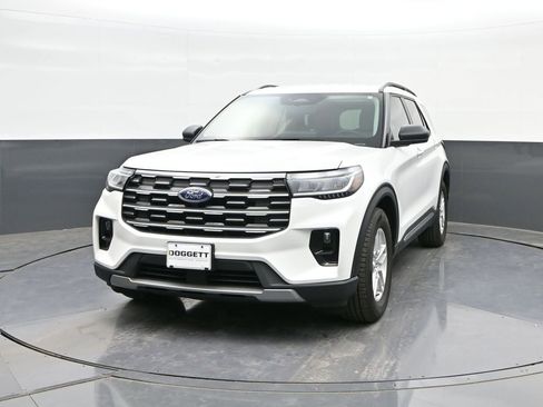 Certified 2025 Ford Explorer Active w/ Active Comfort Package RWD image 24