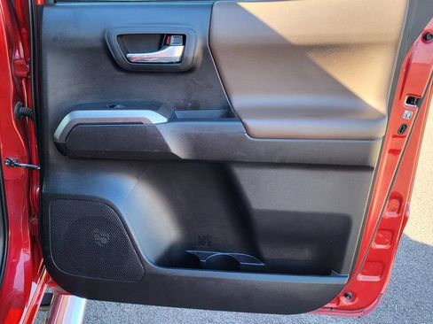 Used 2020 Toyota Tacoma Limited RWD image 20