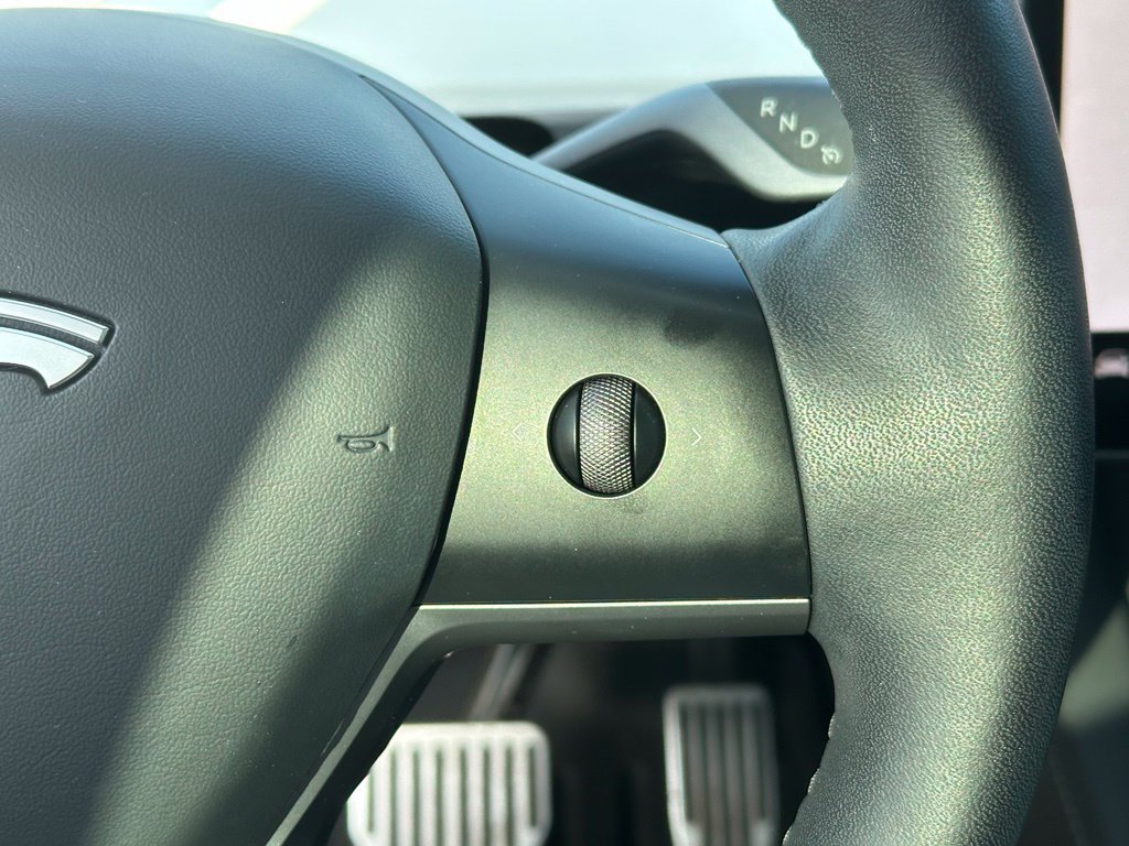 Used 2023 Tesla Model Y Long Range AWD/4WD image 29