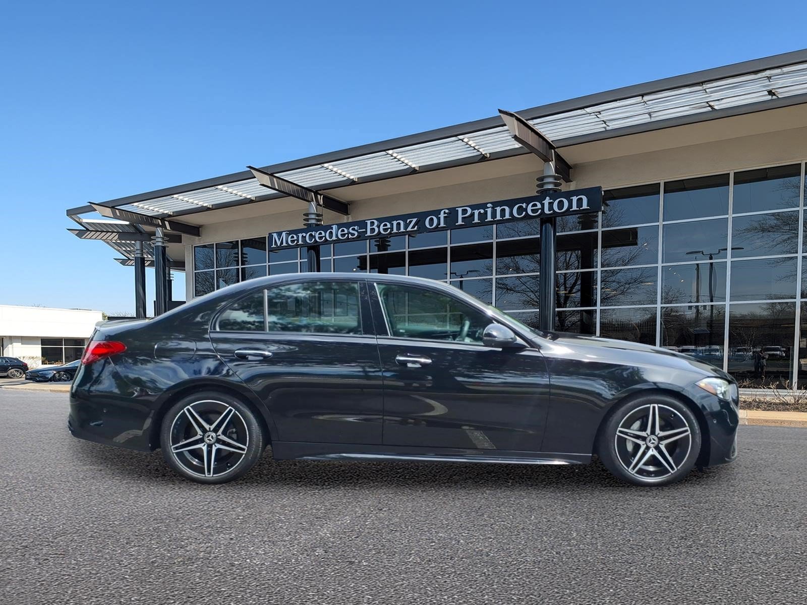 Certified 2022 Mercedes-Benz C 300 4MATIC Sedan image 2