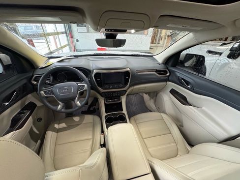 Used 2023 GMC Acadia Denali w/ Denali Technology Package image 16
