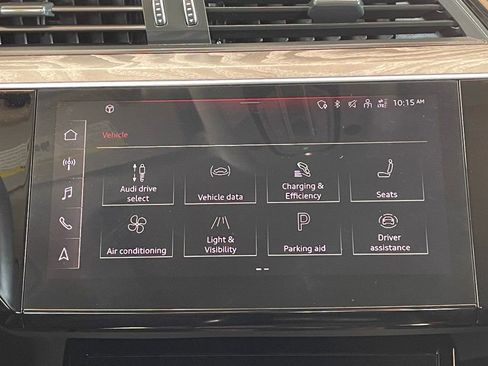 Used 2021 Audi e-tron Premium Plus w/ Premium Plus Package image 35