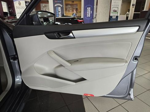 Used 2013 Volkswagen Passat TDI SE FWD image 12