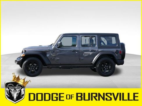 Used 2022 Jeep Wrangler Unlimited Sport image 4