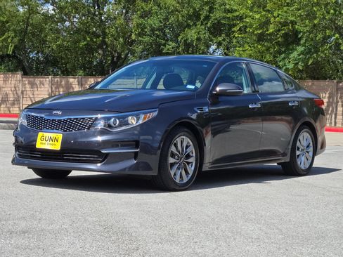 Used 2017 Kia Optima EX w/ Premium Package FWD image 7