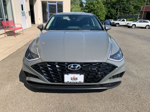 Used 2022 Hyundai Sonata SEL FWD image 2