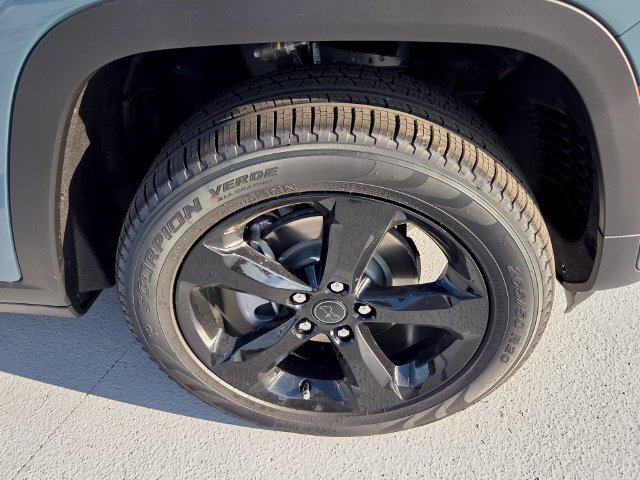 New 2027 Jeep Grand Cherokee Limited w/ Limited Altitude Package RWD image 11