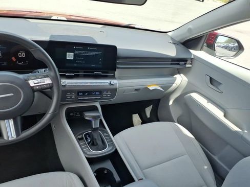 Used 2025 Hyundai Kona SEL image 19