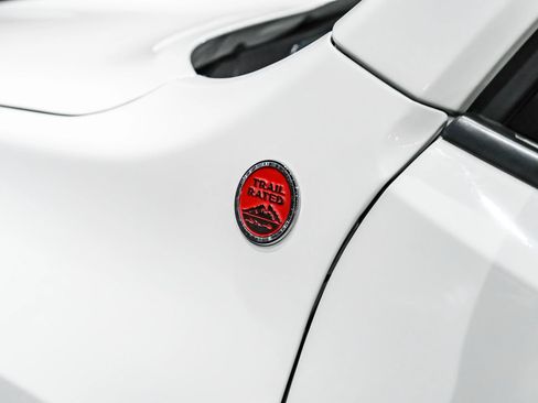 Used 2023 Jeep Renegade Trailhawk AWD/4WD image 45
