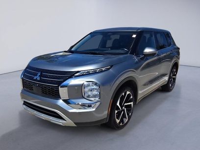 Used 2024 Mitsubishi Outlander SE