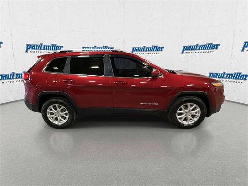 Used 2016 Jeep Cherokee Latitude image 12