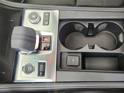 Used 2025 Jaguar F-PACE R-Dynamic S image 50