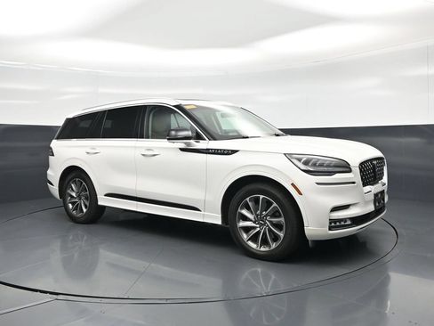Used 2020 Lincoln Aviator Grand Touring w/ Elements Package Plus AWD/4WD image 56