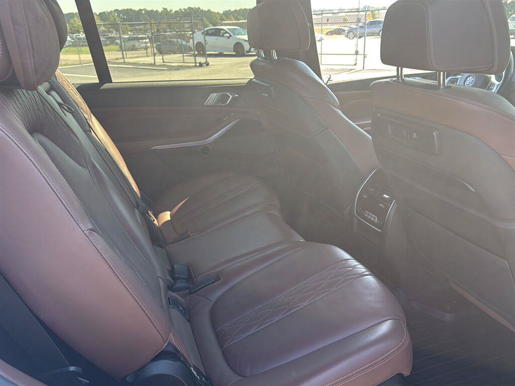 Used 2019 BMW X7 xDrive50i w/ M Sport Package AWD/4WD image 19