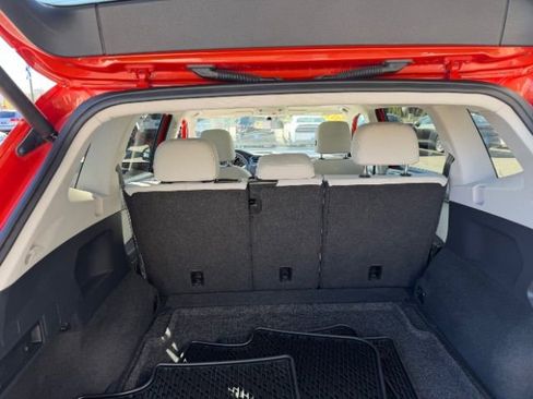 Used 2018 Volkswagen Tiguan SEL image 45