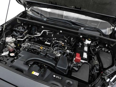 Used 2022 Toyota RAV4 XLE image 43