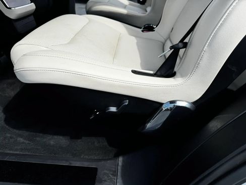 Used 2022 Tesla Model X AWD/4WD image 12