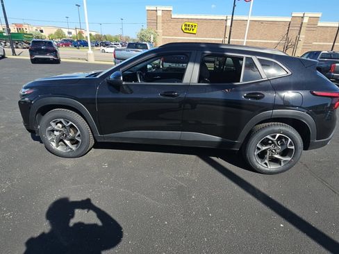 Used 2024 Chevrolet Trax LT w/ Driver Confidence Package FWD image 6