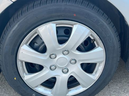 Used 2024 Toyota Corolla LE image 27