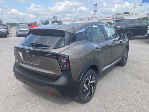 Used 2025 Nissan Kicks SV FWD image 7