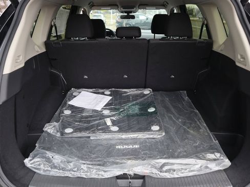 Certified 2025 Nissan Rogue SV AWD/4WD image 28