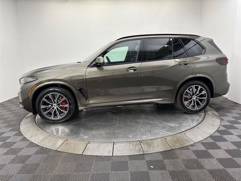 New 2026 BMW X5 xDrive50e w/ M Sport Package AWD/4WD image 16