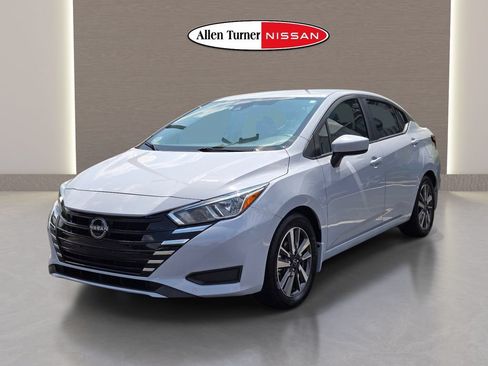 Used 2024 Nissan Versa SV w/ Trunk Package FWD image 4