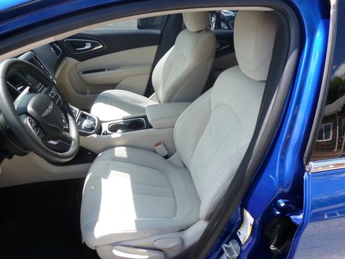 Used 2015 Chrysler 200 Limited FWD image 13