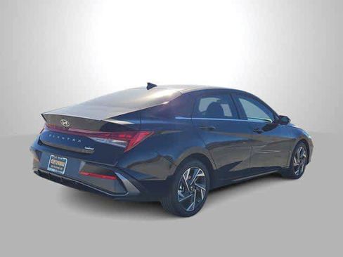 New 2026 Hyundai Elantra Limited image 8