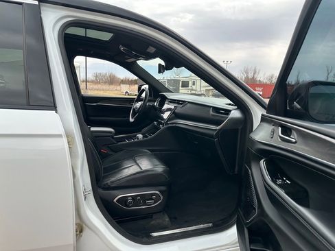 Used 2022 Jeep Grand Cherokee L Overland w/ Luxury Tech Group IV image 29